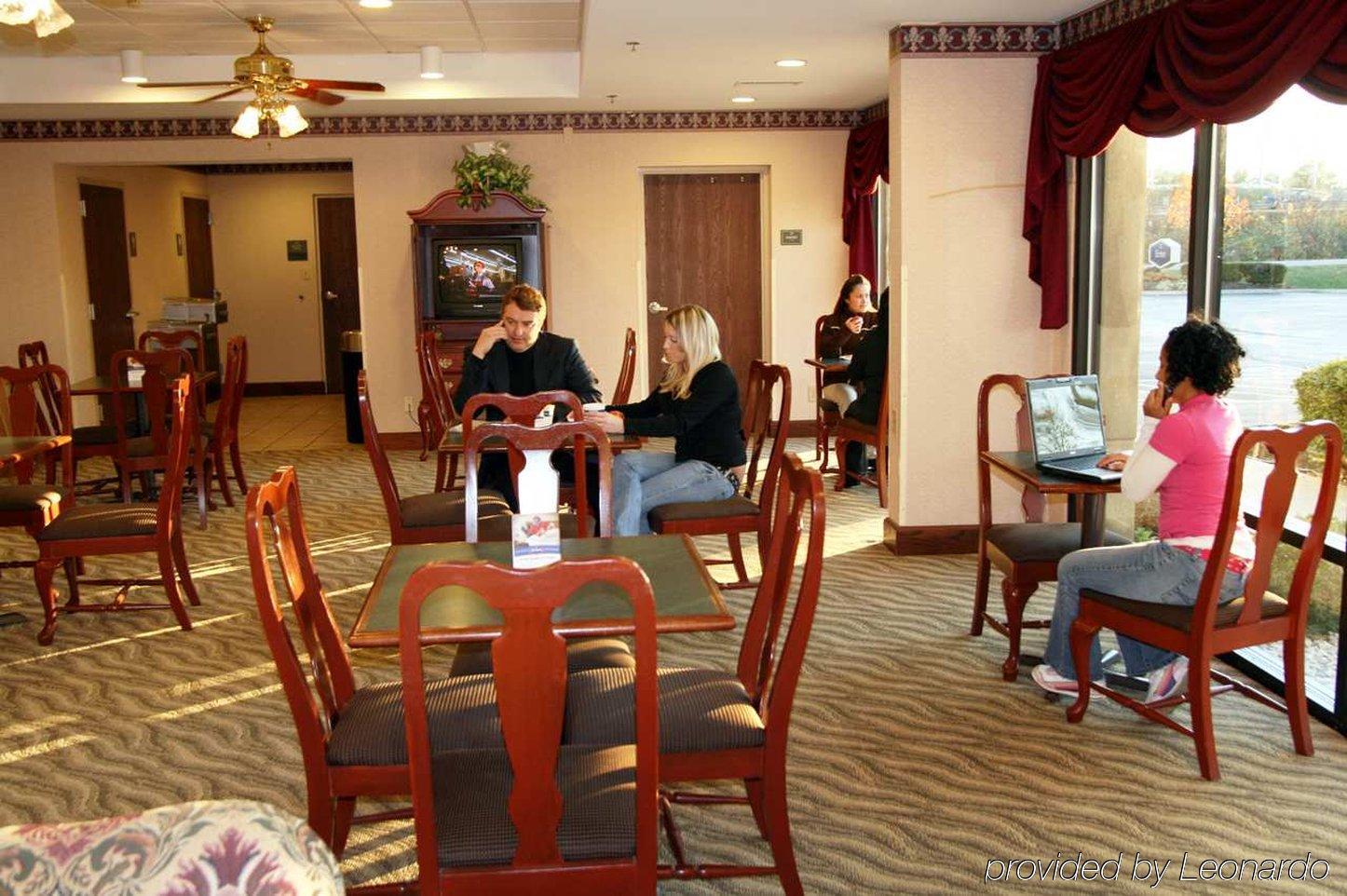 Hampton Inn Dickson Restaurant photo